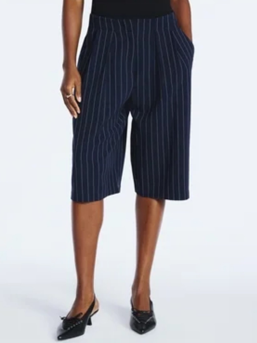 Pinstripe Knee-Length Wide-Leg Culotte Shorts - Navy